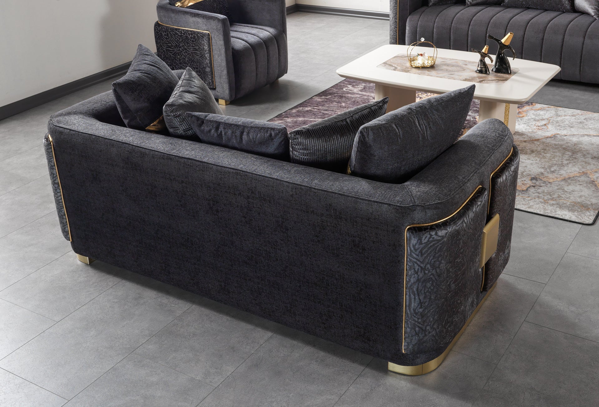 Avanos – Wohnzimmer Couch mit Polsterung